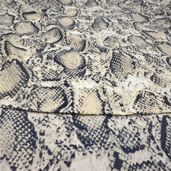 Mod Ref Snakeskin Print Adjustable Spaghetti Strap Camisole Blouse Size M - Picture 6 of 9